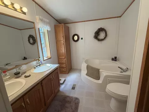 Bath - 7992 E Sturgeon Valley Rd, Vanderbilt, MI 49795 photo 2 of 2