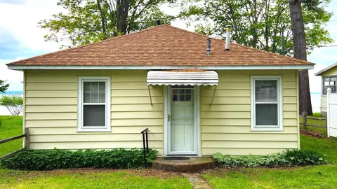 4232 Long Point Dr, Mullett Lake, MI 49761