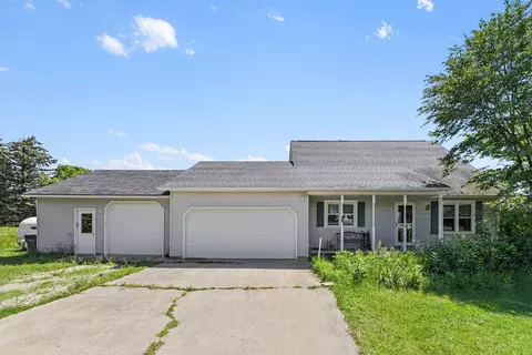 2542 Wayward Dr, Traverse City, MI 49685