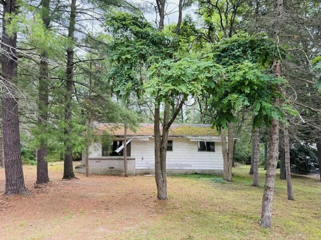 108 Raccoon Trl, Houghton Lake, MI 48629