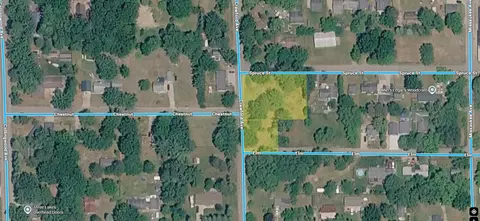 297 Spruce St, Houghton Lake, MI 48629
