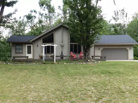 7710 Gray Hawk Ct, Gaylord, MI 49735