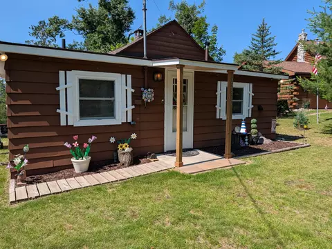 22430 Dowsett Trl, Atlanta, MI 49709