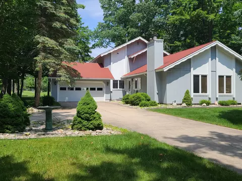 1840 Mission Hills Ln, Gaylord, MI 49735