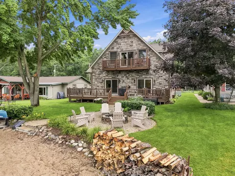 1966 Lake James Dr, Prudenville, MI 48651