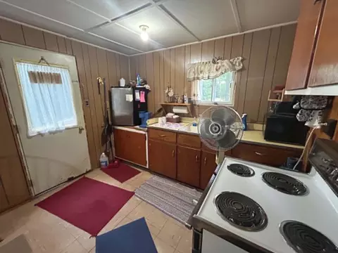Kitchen - Undisclosed, Mio, MI 48647 photo 3 of 3