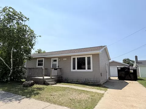 Exterior - 605 Rose St, Grayling, MI 49738 photo 2 of 7
