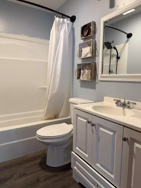Bath - 605 Rose St, Grayling, MI 49738 photo 1 of 1
