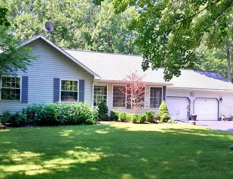 8124 Fairway Hollow Dr, Mancelona, MI 49659