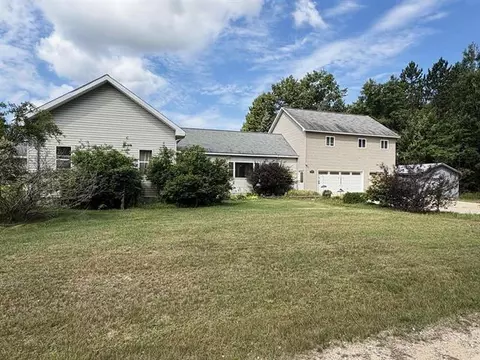 8994 S Oak Rd, Grayling, MI 49738