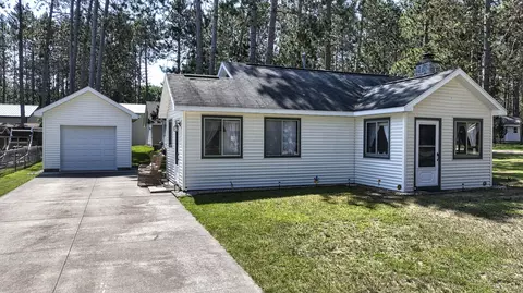 207 Lakeview Dr, Roscommon, MI 48653 photo 4