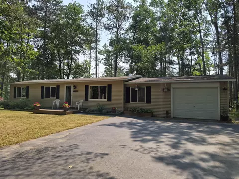 14733 Golden Ln, Millersburg, MI 49759