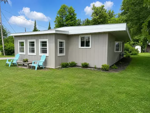 12805 W Shore Dr, Houghton Lake, MI 48629