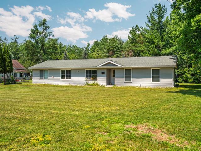 12298 Rose Ln, Atlanta, MI 49709