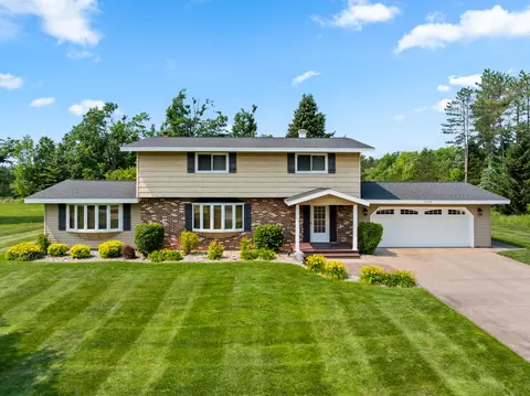 230 Crestwood Dr, Gaylord, MI 49735