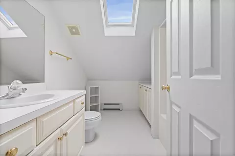 Bath - 5393 Old Vanderbilt Rd, Vanderbilt, MI 49795 photo 2 of 5
