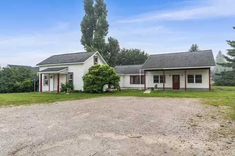 3040 Kneeland St, Lewiston, MI 49756