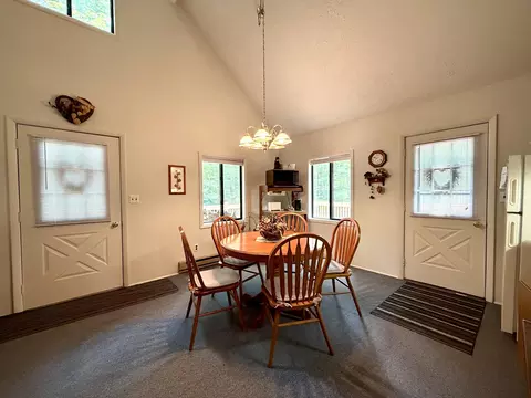 110 Crooked Oak Ct, Roscommon, MI 48653 photo 2