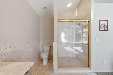 Bath - 103 Cooke Ave, Roscommon, MI 48653 photo 6 of 6