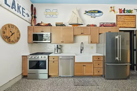 Kitchen - 103 Cooke Ave, Roscommon, MI 48653 photo 4 of 6