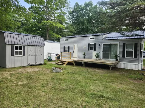 2757 Owens Dr UNIT 216, Houghton Lake, MI 48629