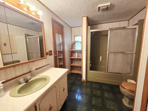 Bath - 5260 N Old 27, Frederic, MI 49733 photo 1 of 2