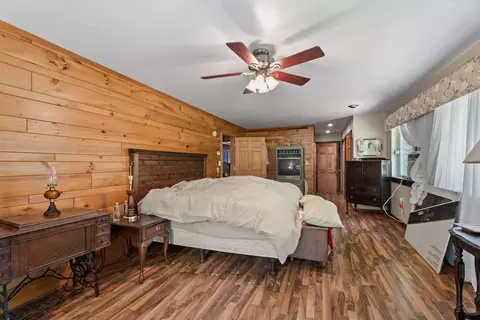 Bedroom - 5004 Reed Rd, Mio, MI 48647 photo 2 of 3