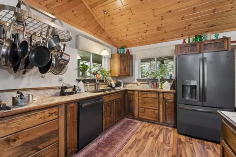 Kitchen - 5004 Reed Rd, Mio, MI 48647 photo 3 of 4