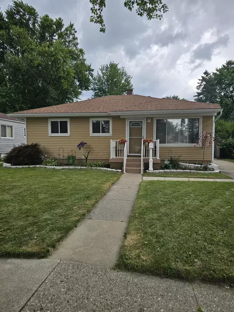 9 Roseview Blvd, Mount Clemens, MI 48043