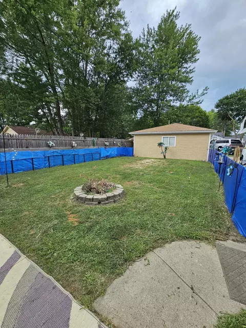 9 Roseview Blvd, Mount Clemens, MI 48043