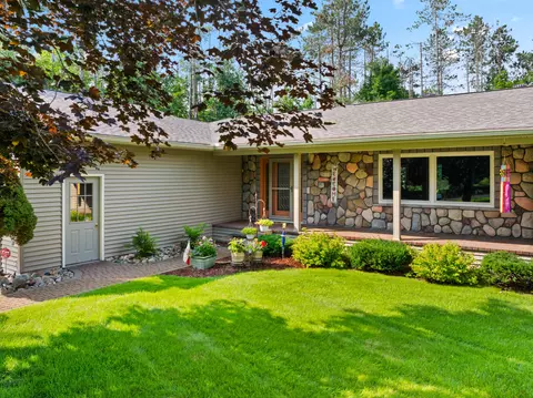 759 Woodcrest Dr, Gaylord, MI 49735