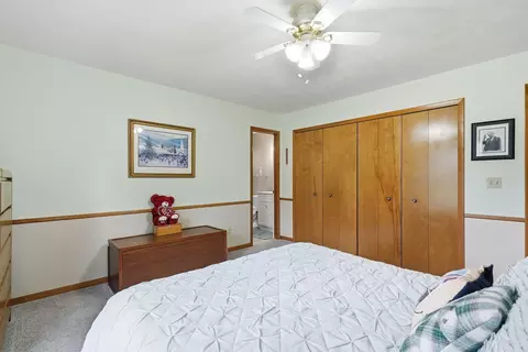 Bedroom - 4040 N Markey Rd, Roscommon, MI 48653 photo 3 of 3