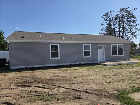 204 S Illinois Ave, Gaylord, MI 49735