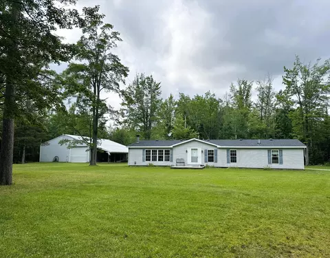 18860 Lockwood Lake Rd, Atlanta, MI 49709