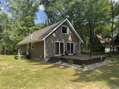 138 Waldenwood Cir, Prudenville, MI 48651
