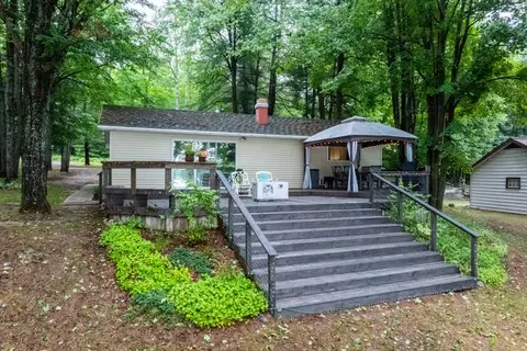 6645 Birch Dr, Kalkaska, MI 49646