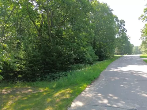 19 Frisco Drive, Houghton Lake, MI 48629