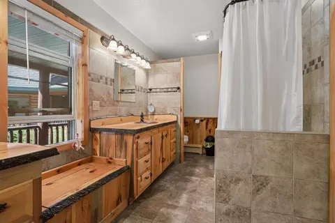 Bath - 719 Wright Rd, Grayling, MI 49738 photo 5 of 8