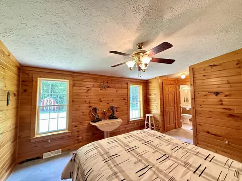 Bedroom - 11263 Wilderness Trl, Vanderbilt, MI 49795 photo 3 of 4