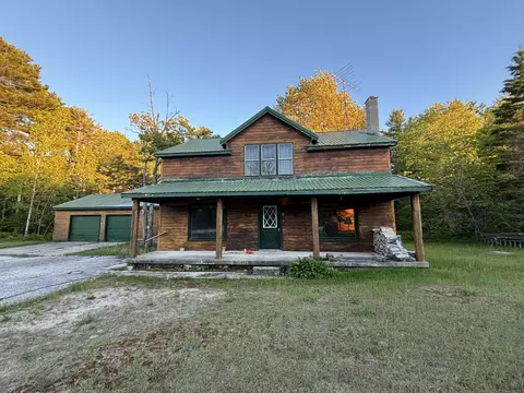 11151 Us-2 Hwy, Naubinway, MI 49762