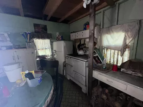 Kitchen - 4986 Haskell Dr, Lewiston, MI 49756 photo 3 of 4