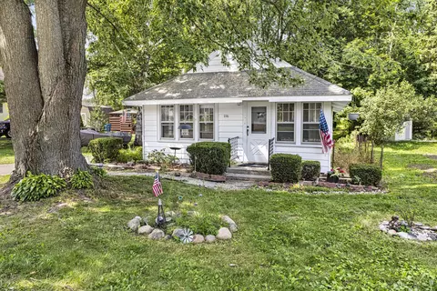 116 Flora Ave, Houghton Lake, MI 48629