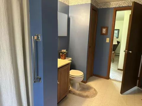 Bath - 1624 Linksview Way, Gladwin, MI 48624 photo 4 of 4
