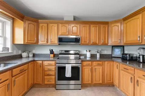 Kitchen - 6097 Summerside Dr, Alanson, MI 49706 photo 2 of 4