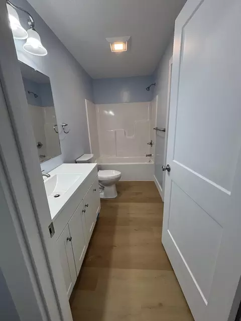 Bath - 213 Memory Ln, Roscommon, MI 48653 photo 2 of 4