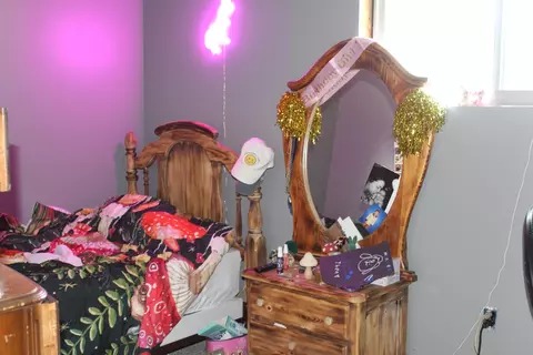 Bedroom - 1203 Lakeview Dr, Mio, MI 48647 photo 4 of 4