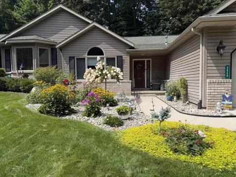 2840 S Townline Rd, Houghton Lake, MI 48629