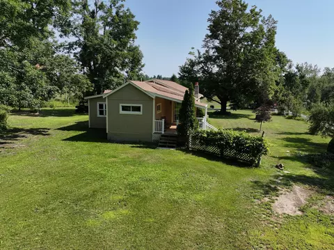 Exterior - 7623 Randolph St, Vanderbilt, MI 49795 photo 4 of 8