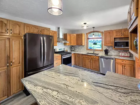 Kitchen - 7623 Randolph St, Vanderbilt, MI 49795 photo 2 of 4