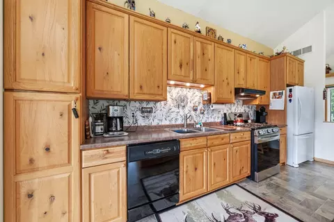 Kitchen - 8099 Greenwood Rd, Gladwin, MI 48624 photo 5 of 5